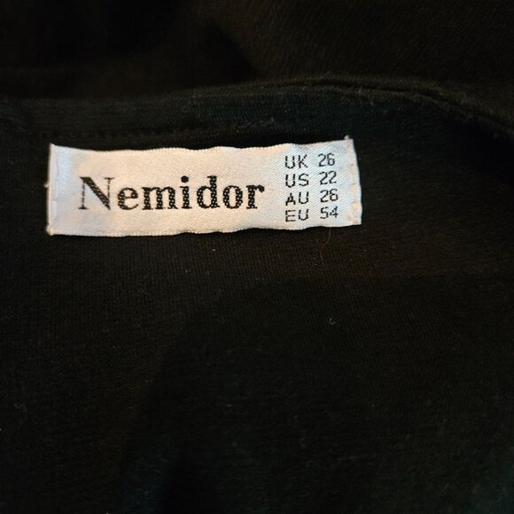 Beautiful Nemidor Black/Red/White Floral Dress with Pockets. Size 22. - Picture 4 of 4